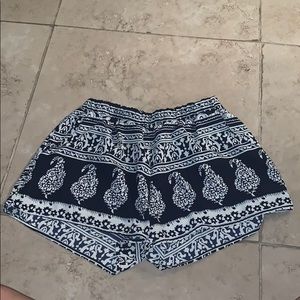 Floral tribal printed shorts white and navy